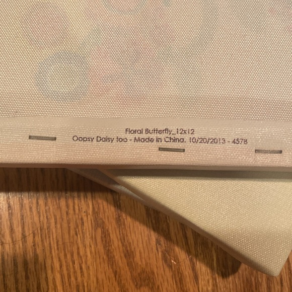 Three canvas wall hangings - Picture 7 of 7